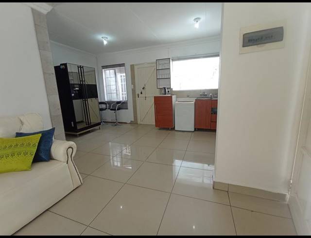 3 BEDROOM HOUSE FOR SALE IN ROSSLYN